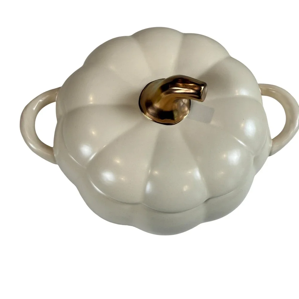 Pfaltzgraff Cream Ceramic Pumpkin Cocotte 2Qt Dutch Oven Gold Stem Thanksgiving